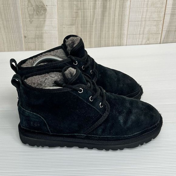 UGG Neumel Classic Fur Lined Suede Lace-Up Chukka Black Boots Size W8.5 M7 - Picture 2 of 8